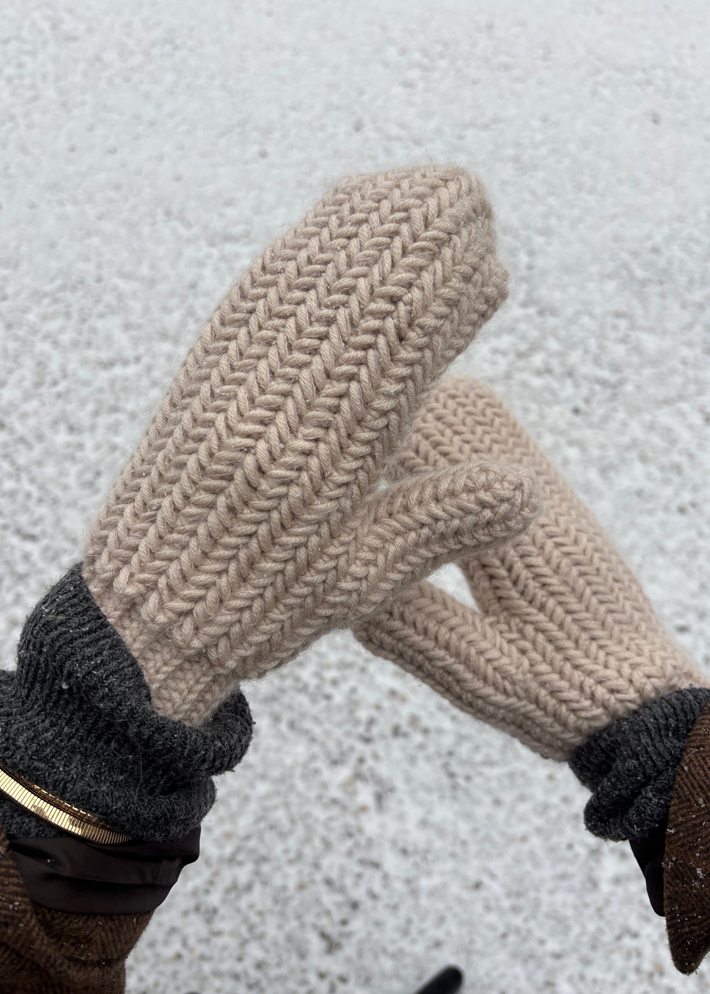 Igloo Gloves - Crochet Pattern